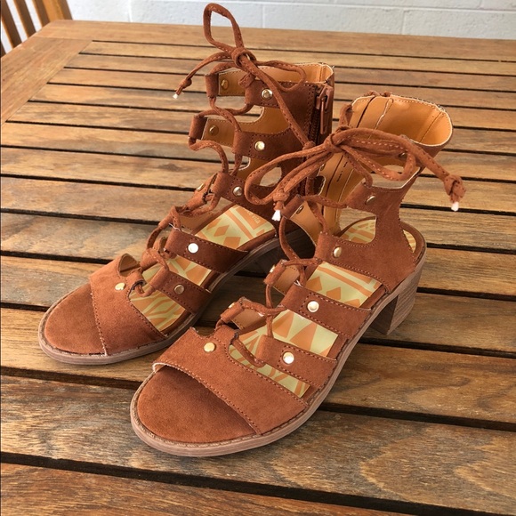 Dolce Vita Other - Girls Dolce Vita lace up sandals size 1 NWT
